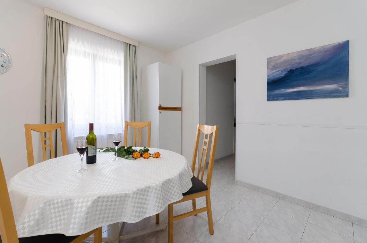Apartments Gloria Vrsar Exterior photo