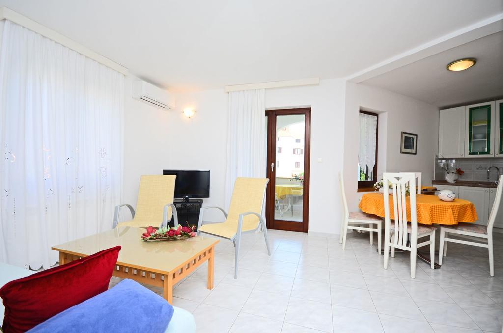 Apartments Gloria Vrsar Exterior photo