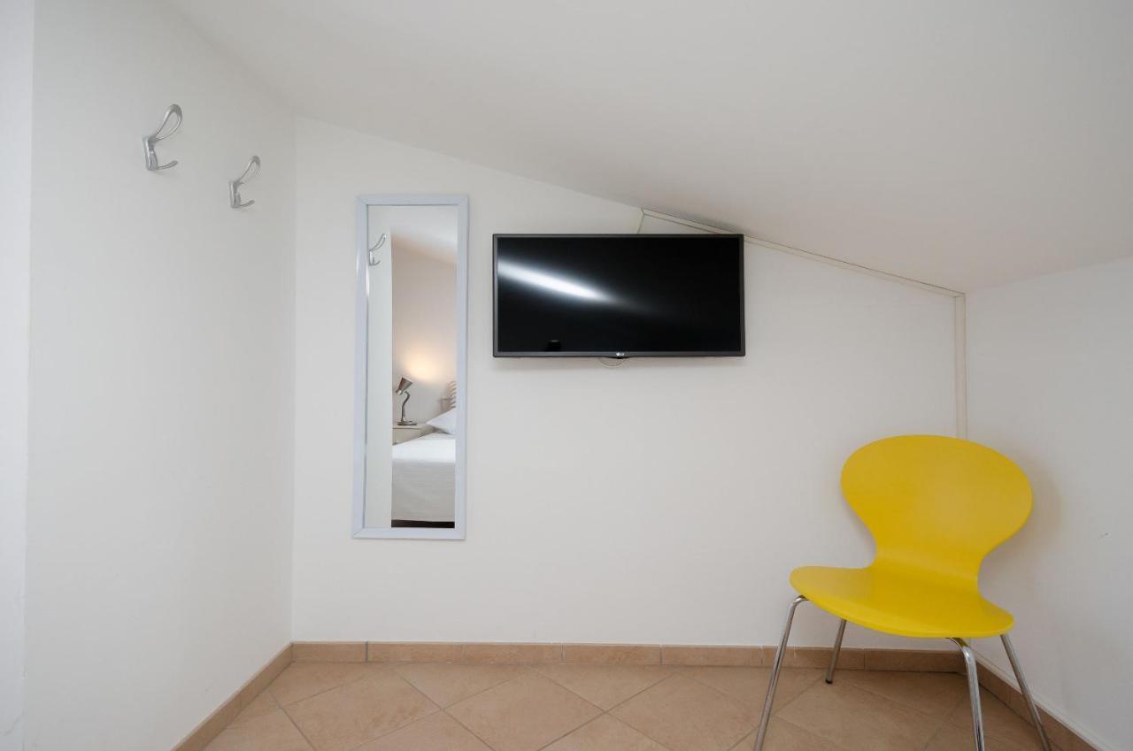 Apartments Gloria Vrsar Exterior photo