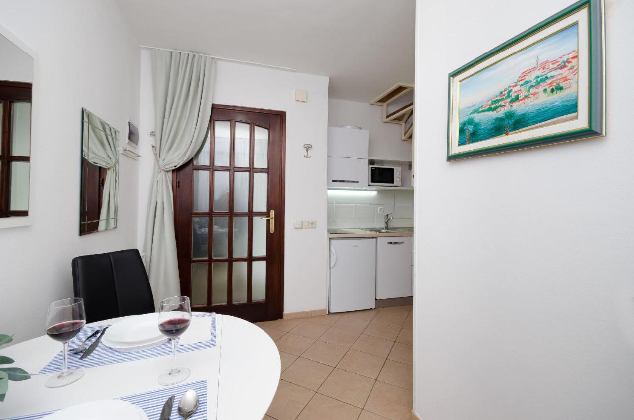 Apartments Gloria Vrsar Exterior photo